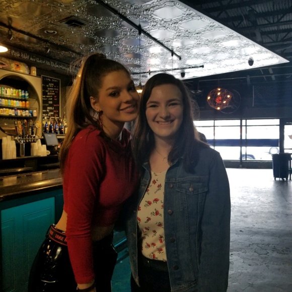 Meet your Posher, Bobbi - Picture 1 of 1